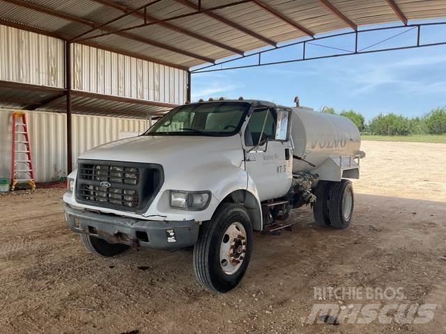 Ford F-650 給水車