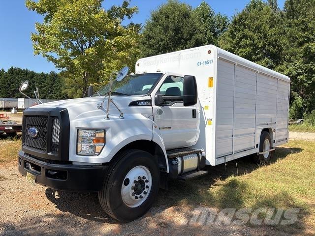 Ford F-650 飲料運送車両