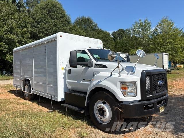 Ford F-650 飲料運送車両