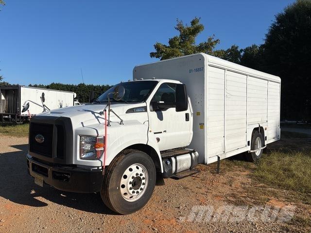 Ford F-650 飲料運送車両
