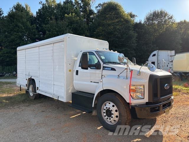 Ford F-650 飲料運送車両