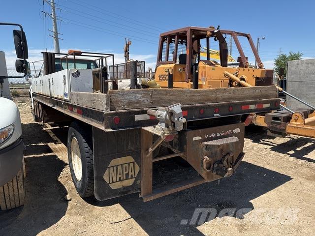 Ford F-650 平ボディー