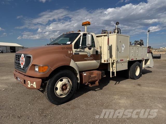 Ford F-650 タンカートラック