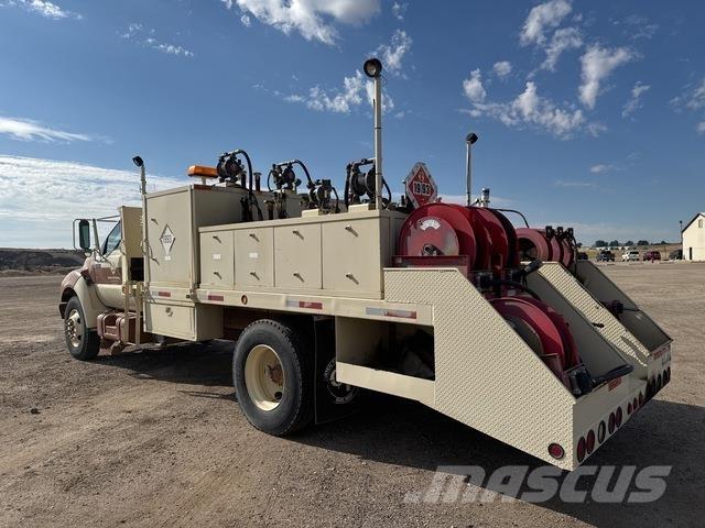 Ford F-650 タンカートラック