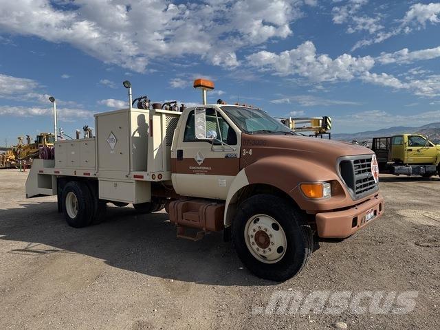 Ford F-650 タンカートラック