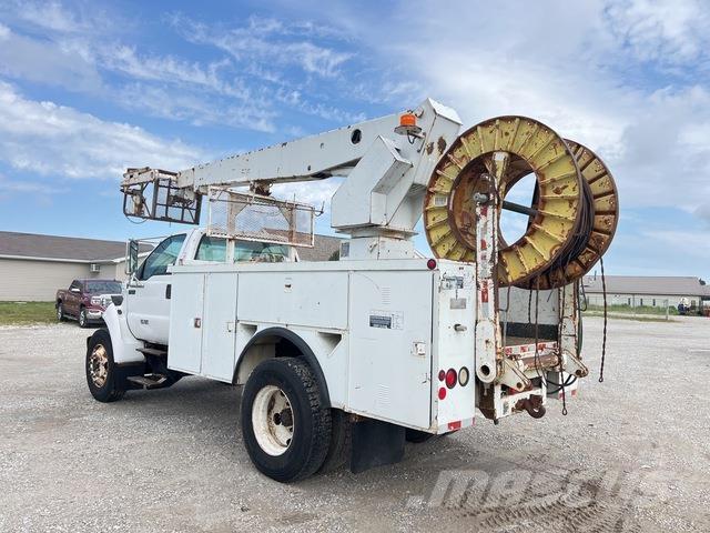 Ford F-650 トラック高所作業車