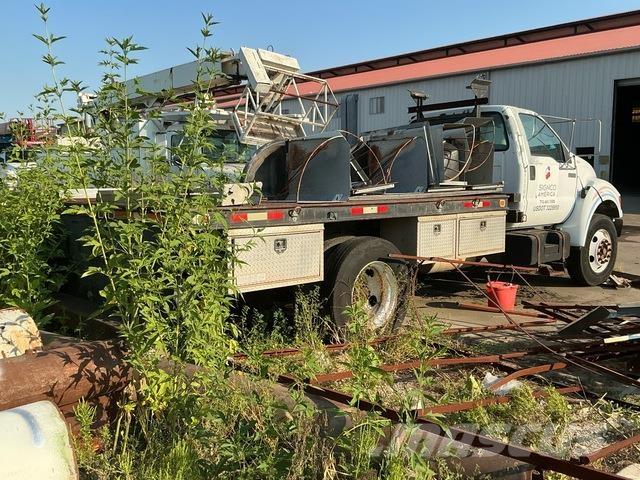 Ford F-650 平ボディー