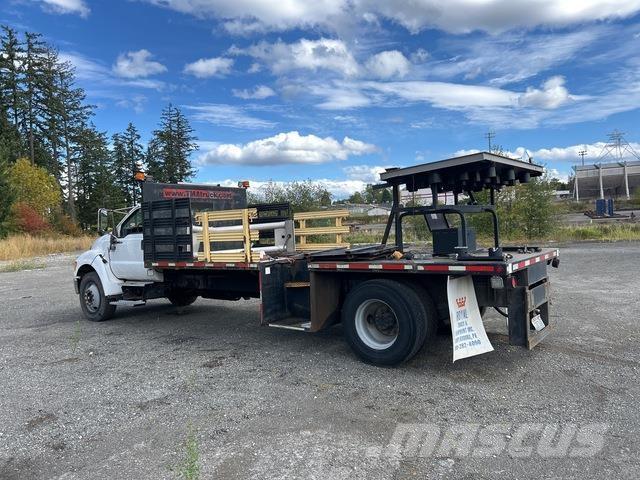 Ford F-650 多目的／汎用車両