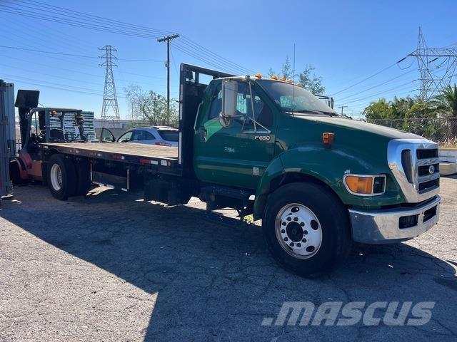 Ford F-650 平ボディー