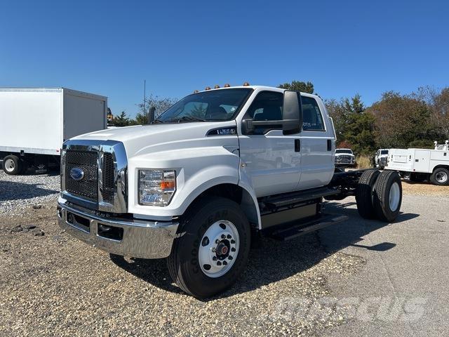 Ford F-650 キャビン及び内装