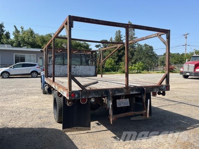 Ford F-700 平ボディー