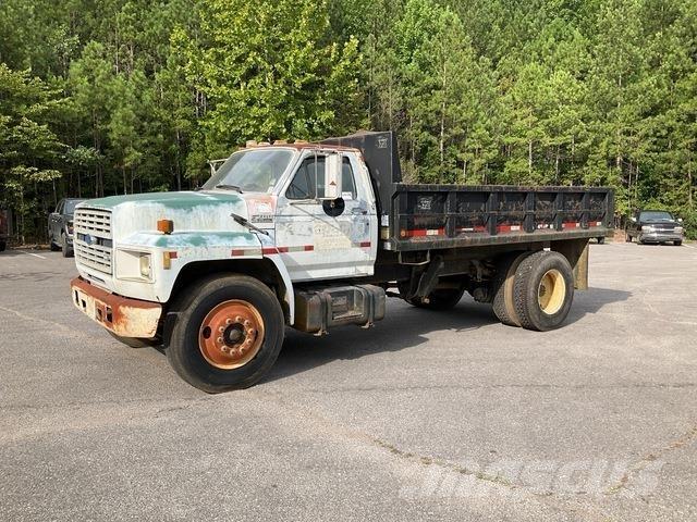 Ford F-700 ダンプ