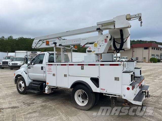 Ford F-750 トラック高所作業車