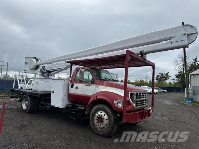 Ford F-750 トラック高所作業車