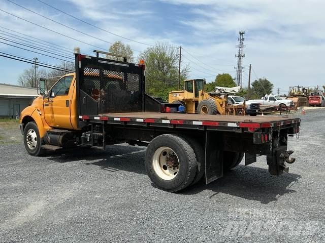 Ford F-750 平ボディー