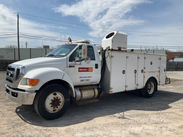 Ford F-750 多目的／汎用車両