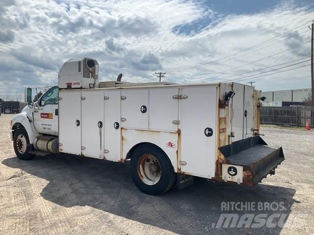 Ford F-750 多目的／汎用車両