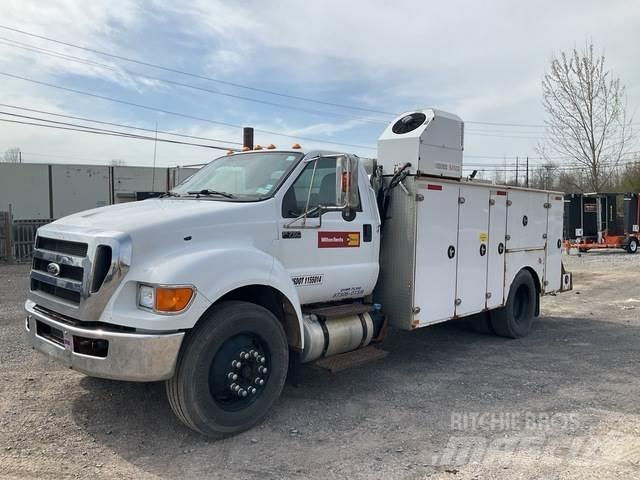 Ford F-750 多目的／汎用車両
