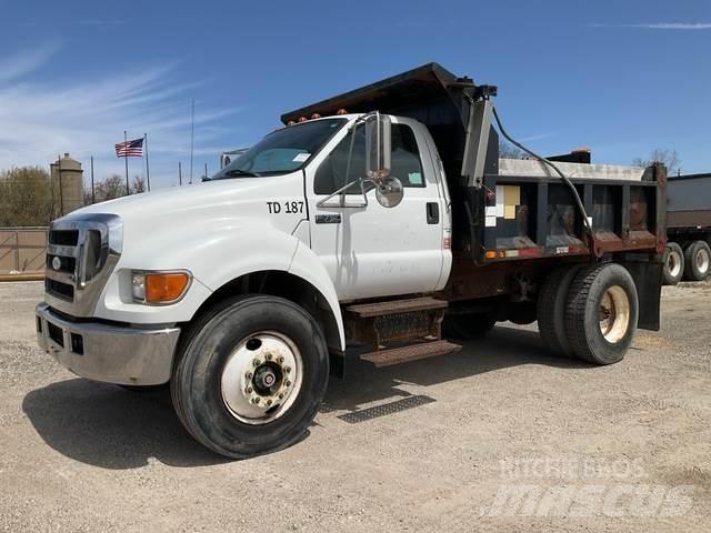 Ford F-750 ダンプ