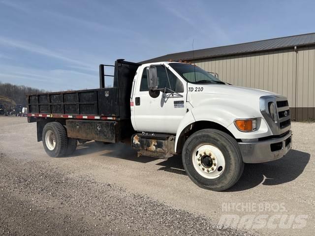 Ford F-750 ダンプ