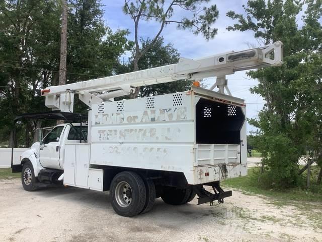 Ford F-750 トラック高所作業車