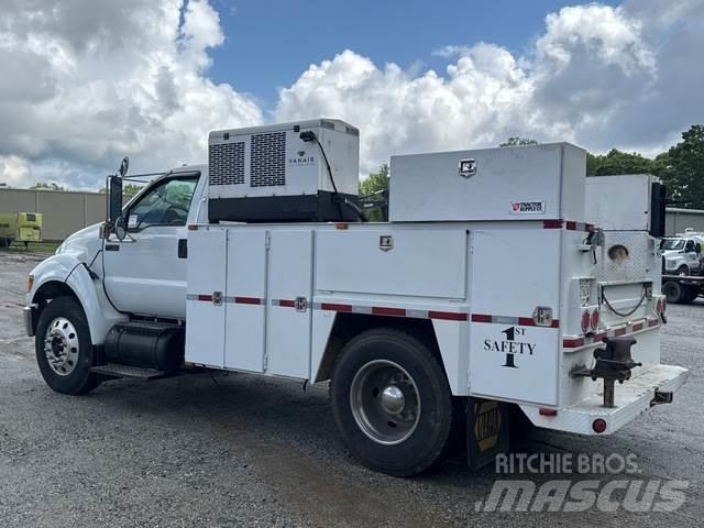 Ford F-750 多目的／汎用車両