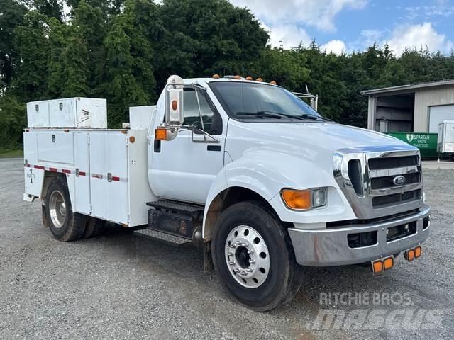 Ford F-750 多目的／汎用車両