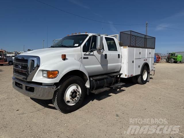 Ford F-750 多目的／汎用車両