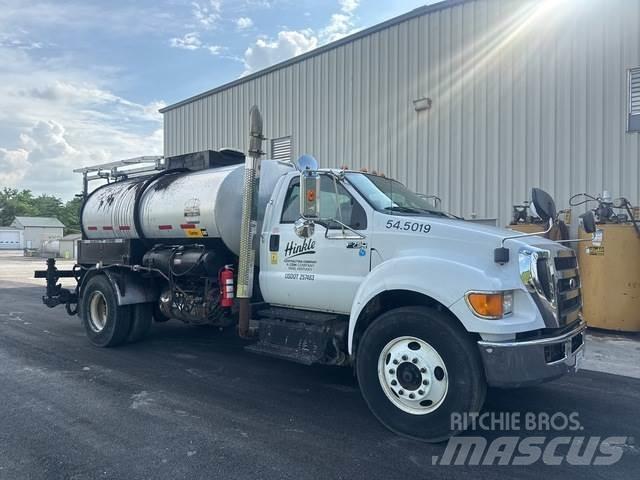 Ford F-750 ミキサー車