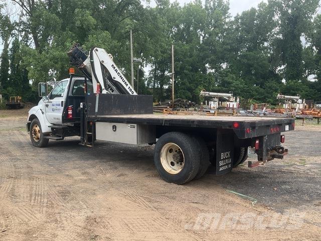 Ford F-750 平ボディー