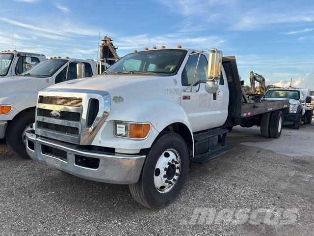 Ford F-750 平ボディー
