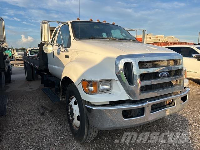 Ford F-750 平ボディー