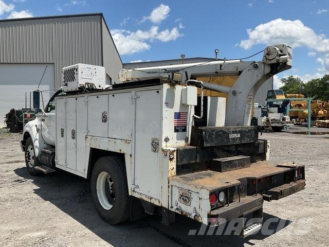 Ford F-750 ピックアップ／ドロップサイド
