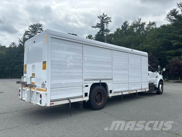 Ford F-750 飲料運送車両