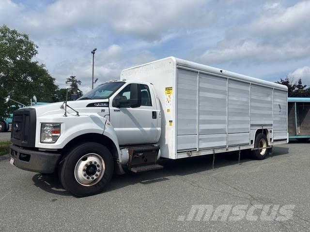 Ford F-750 飲料運送車両