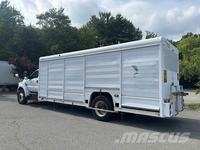 Ford F-750 飲料運送車両