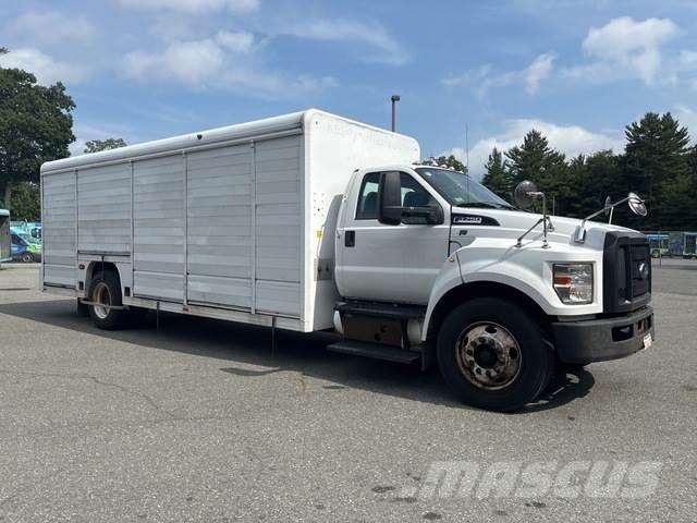 Ford F-750 飲料運送車両