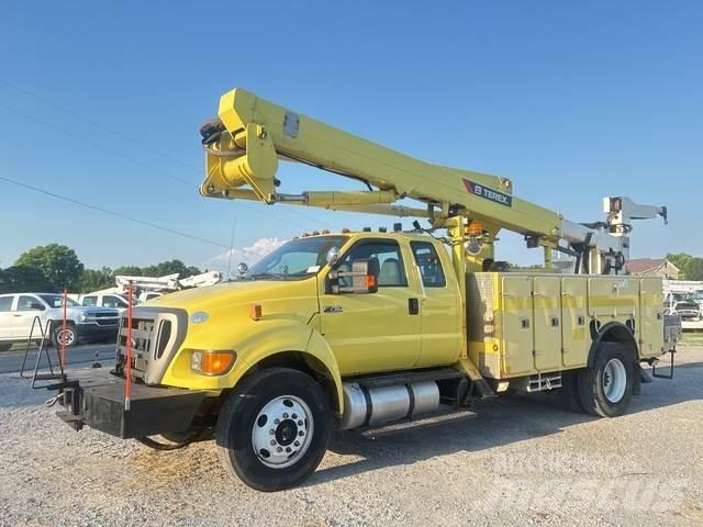 Ford F-750 トラック高所作業車