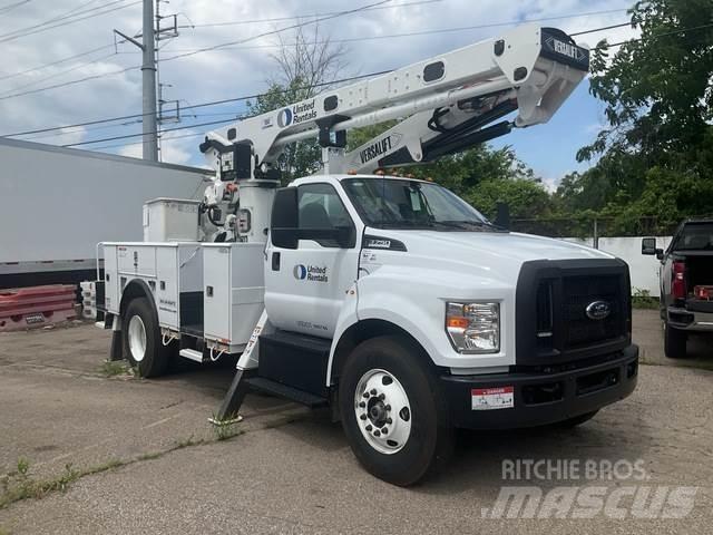 Ford F-750 トラック高所作業車