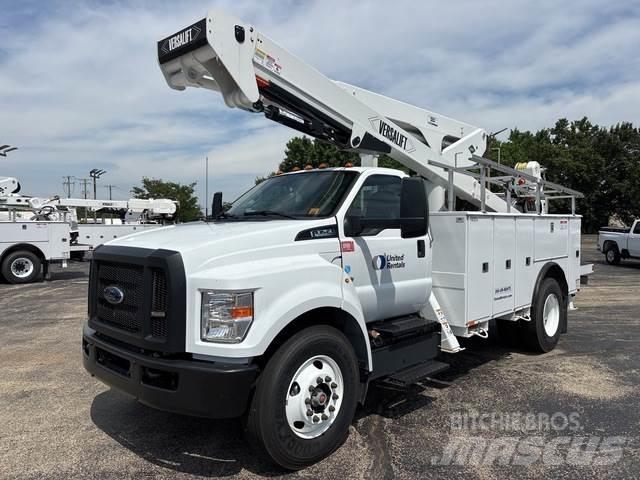 Ford F-750 トラック高所作業車