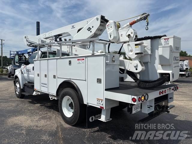 Ford F-750 トラック高所作業車