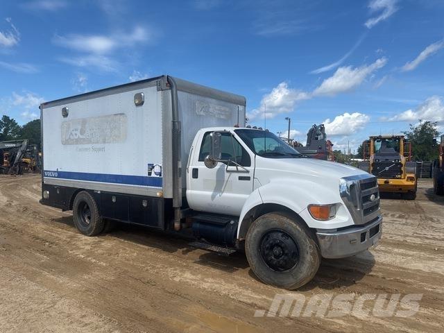 Ford F-750 タンカートラック