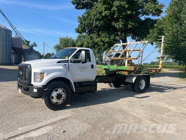 Ford F-750 キャビン及び内装