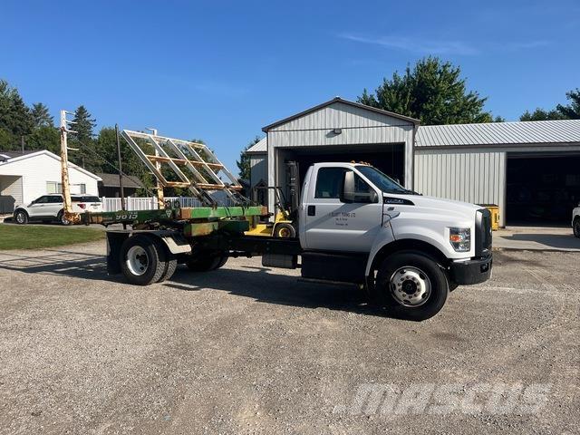 Ford F-750 キャビン及び内装