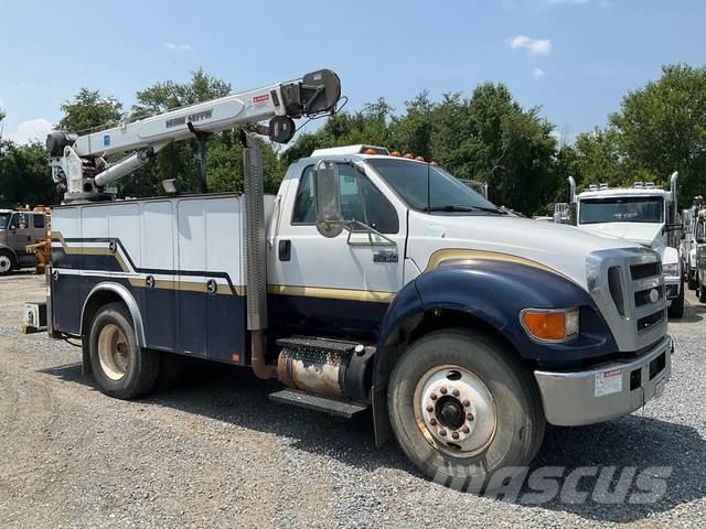 Ford F-750 多目的／汎用車両