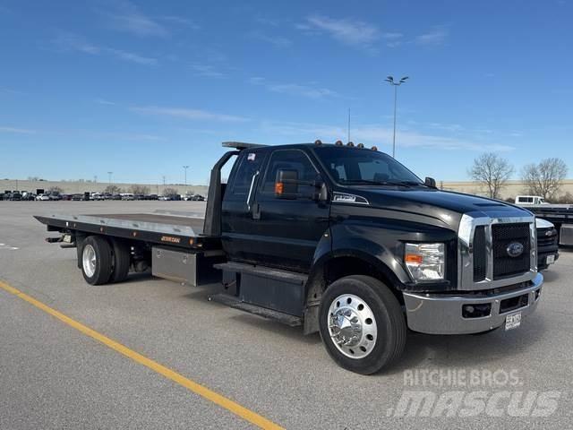 Ford F-750 レッカー車