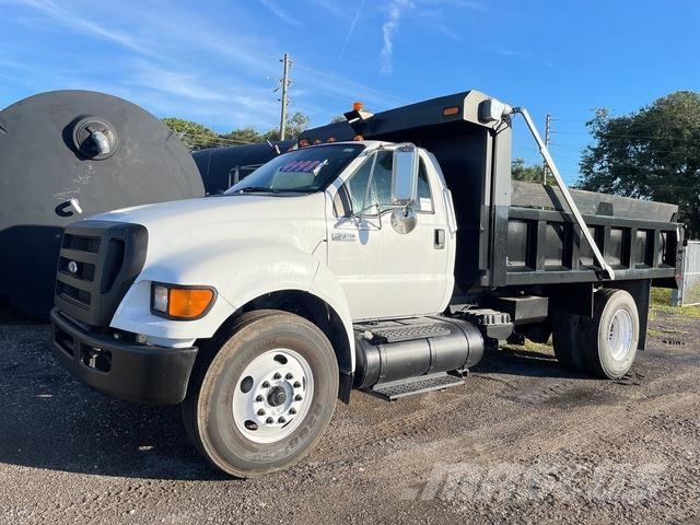 Ford F-750 ダンプ