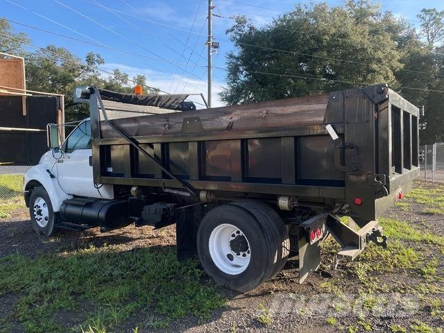 Ford F-750 ダンプ