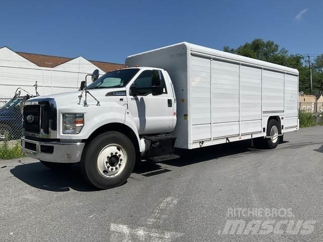 Ford F-750 飲料運送車両