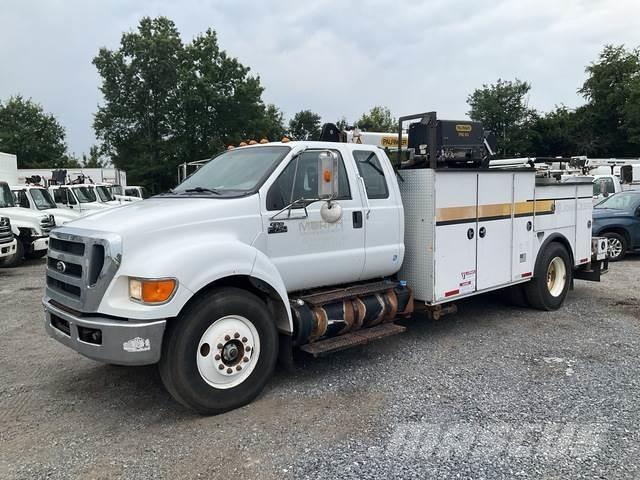 Ford F-750 多目的／汎用車両